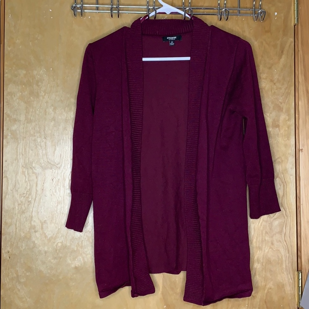Maroon mid sleeve sweater